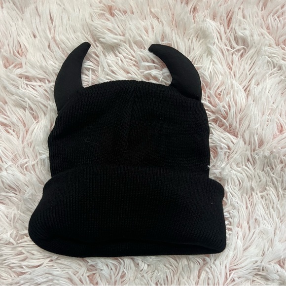 Devil horn hat - Picture 1 of 2